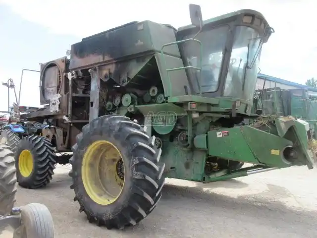 Gallery image 2 for Used 2000 John Deere 9650 STS Combine