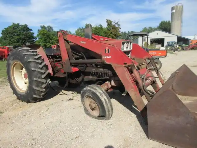 Gallery image 1 for Used International Harvester 684 Tractor