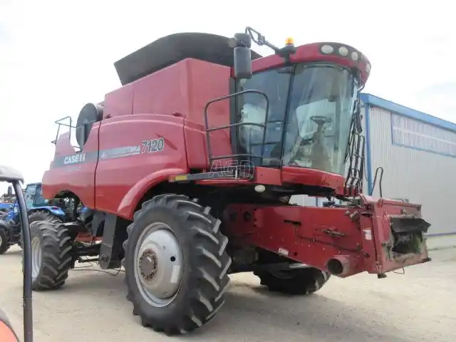 Gallery image 2 for Used 2009 Case IH 7120 Combine
