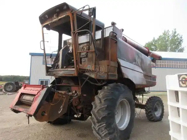 Gallery image 2 for Used Case IH 1660 Combine