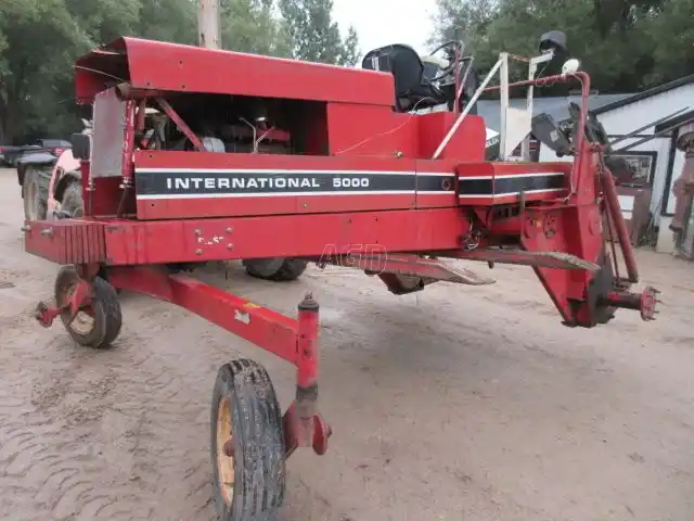 Gallery image 2 for Used International Harvester 5000 Windrower
