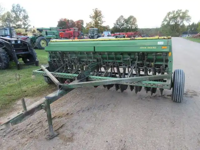 Gallery image 1 for Used John Deere 8250 Drill