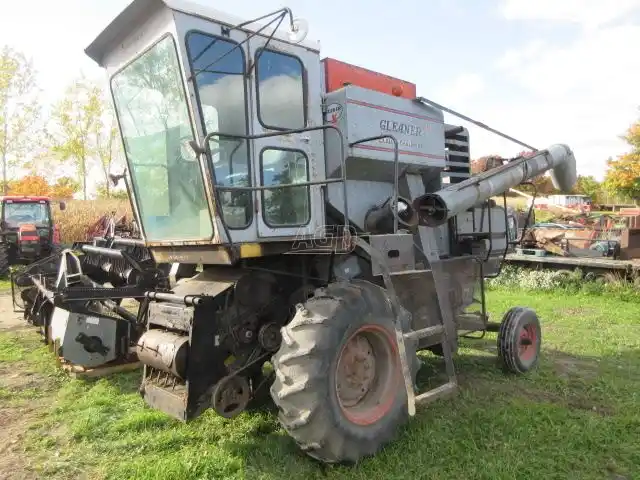 Gallery image 1 for Used 1970 Gleaner K Combine