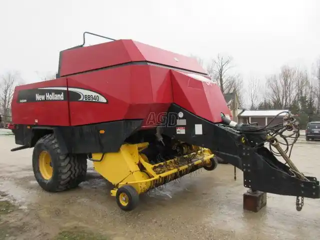 Gallery image 2 for Used New Holland BB940R Square Baler - Large