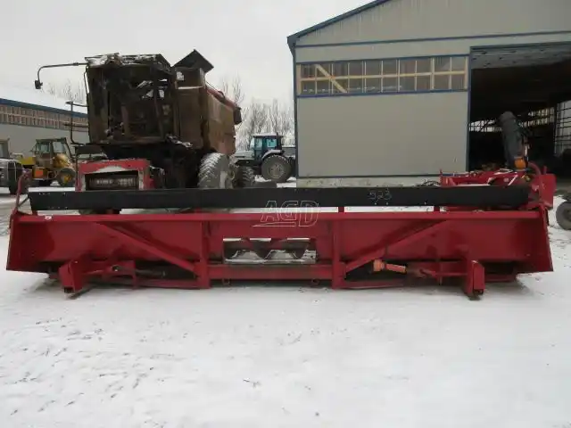 Gallery image 2 for Used Case IH 1083 Header - Row Crop