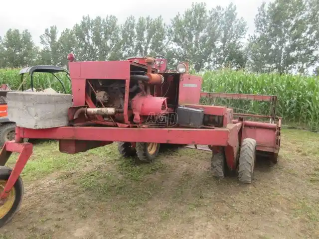 Gallery image 2 for Used Massey Ferguson 36 Windrower