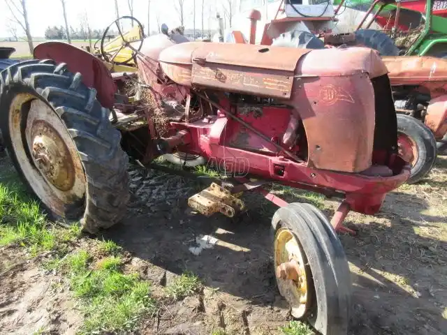 Gallery image 1 for Used 1949 Cockshutt 30 Tractor
