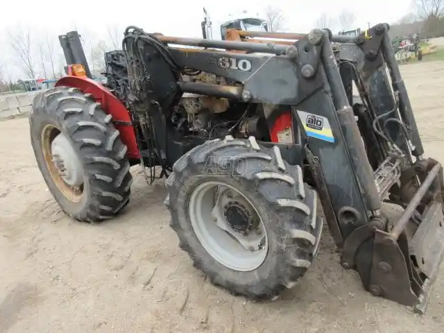 Gallery image 2 for Used 2001 Massey Ferguson 243 Tractor