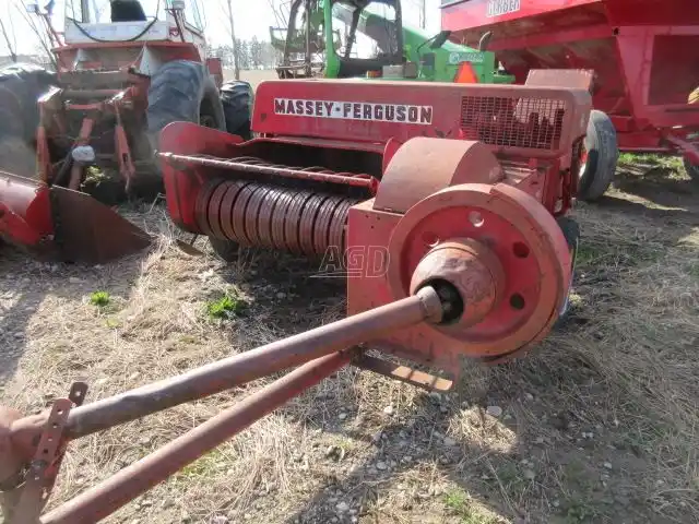 Gallery image 1 for Used Massey Ferguson 10 Square Baler - Small