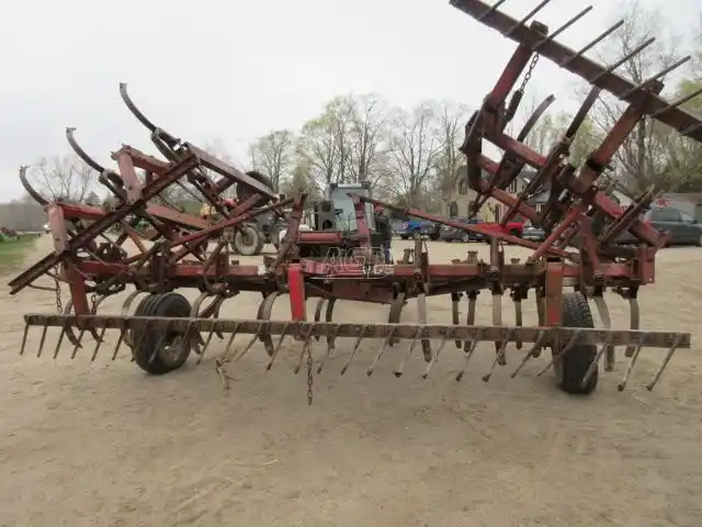 Gallery image 2 for Used White 285 Cultivator