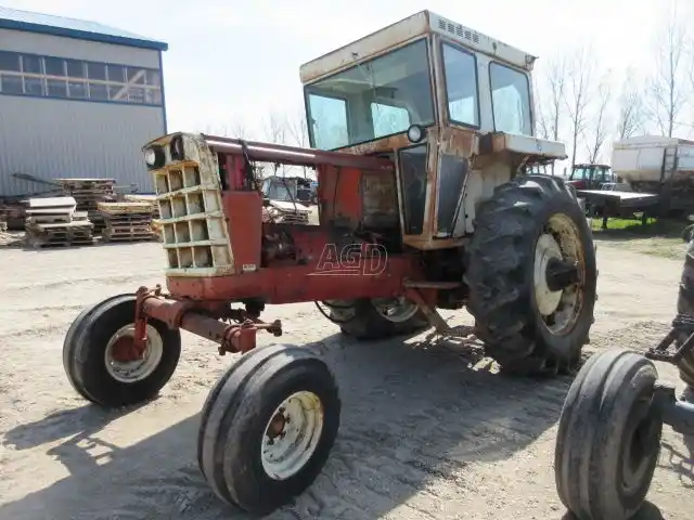 Gallery image 2 for Used 1971 Cockshutt 1855 Tractor