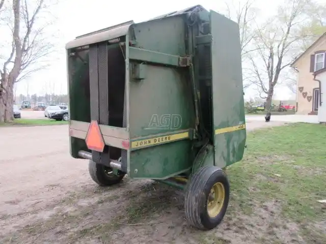 Gallery image 2 for Used John Deere 430 Round Baler