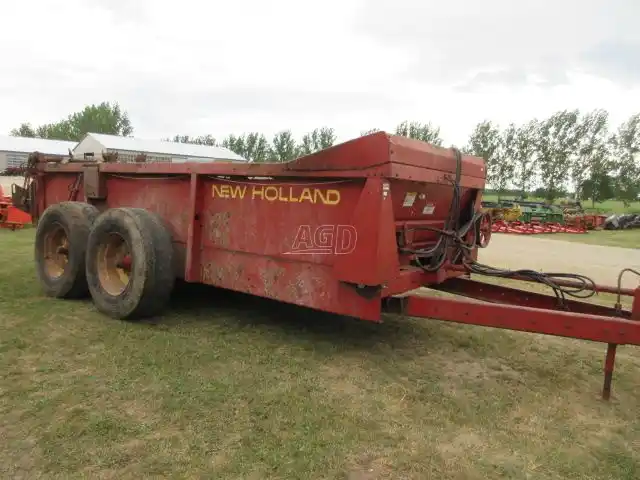 Gallery image 2 for Used New Holland 195 Manure Spreader