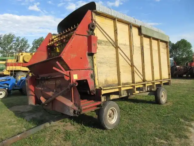 Gallery image 1 for New Holland 8 Forage Box