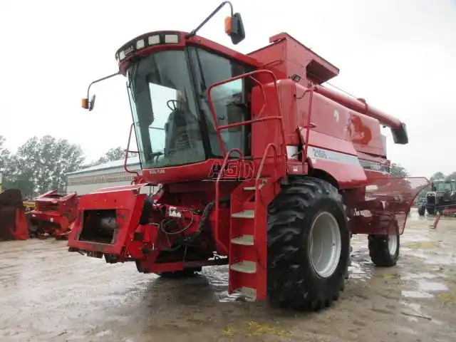 Gallery image 1 for Used 1996 Case IH 2166 Combine