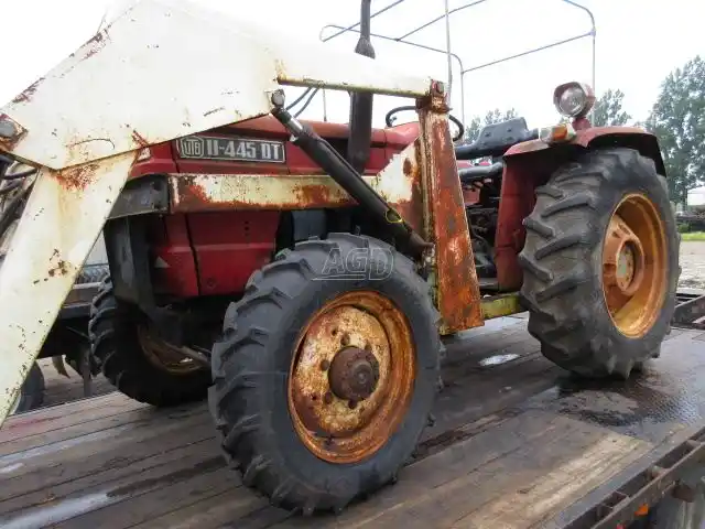 Gallery image 2 for Used Universal 445 DT Tractor