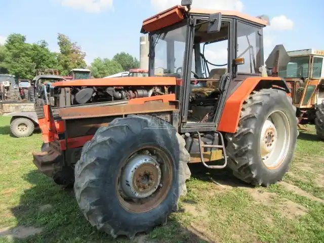 Gallery image 2 for Used 1991 Agco Allis 6690 Tractor