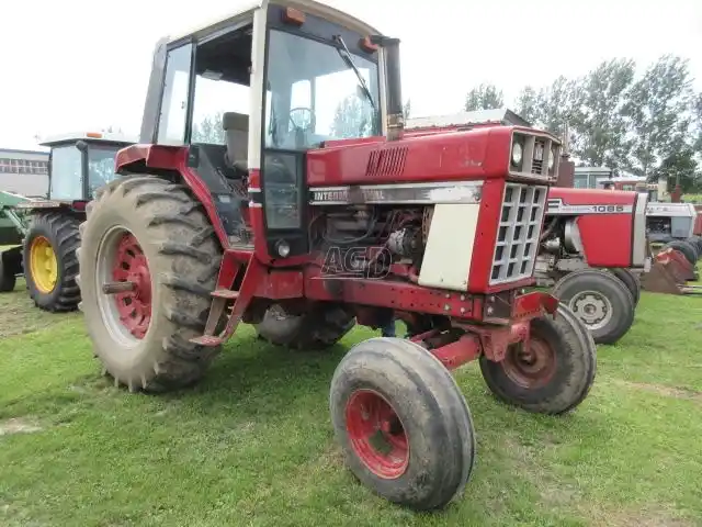 Gallery image 2 for 1980 International Harvester 886 Tractor
