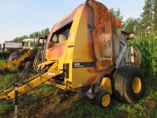 Gallery image 1 for Used Vermeer 605N Round Baler