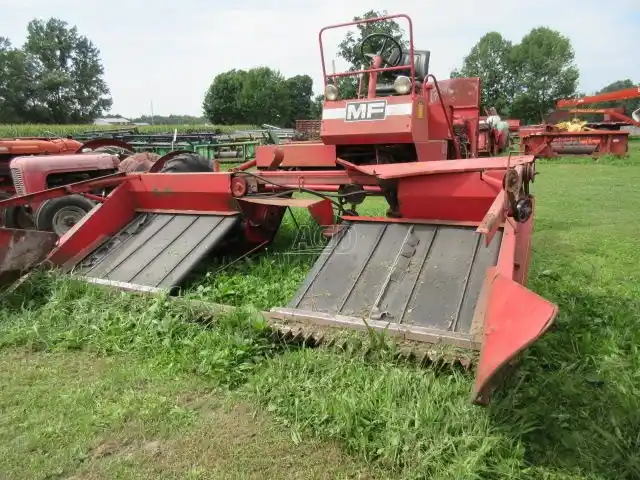 Gallery image 1 for Used Massey Ferguson 775 Windrower