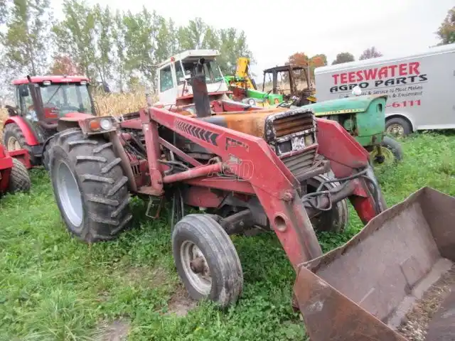 Gallery image 2 for Used 1986 Case IH 685 Tractor