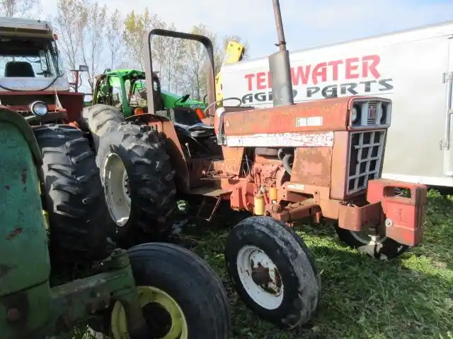Gallery image 2 for 1984 International Harvester 484 Tractor