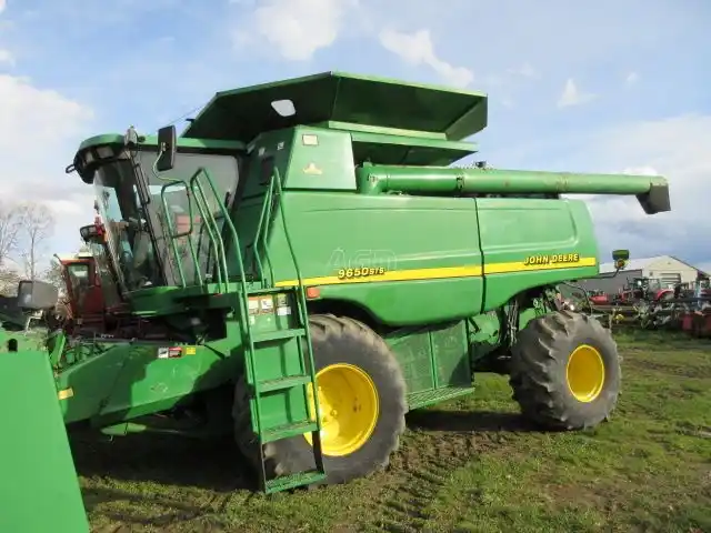 Gallery image 1 for Used 2000 John Deere 9650 STS Combine