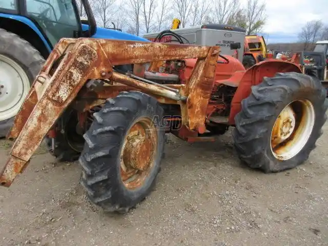 Gallery image 1 for Used 1973 White 1365 Tractor
