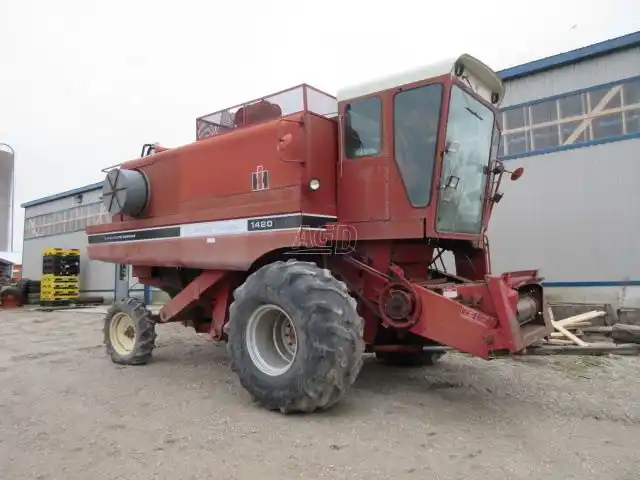 Gallery image 2 for Used 1981 Case IH 1420 Combine