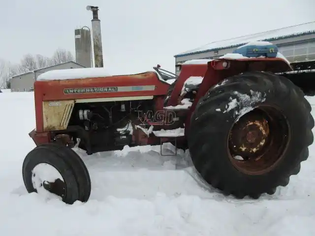 Gallery image 2 for Used 1975 International Harvester 674 Tractor