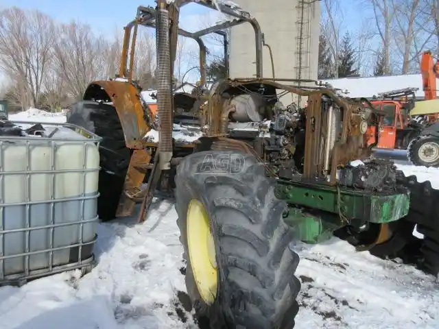 Gallery image 1 for Used 2003 John Deere 7320 Tractor