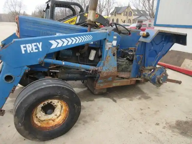 Gallery image 2 for Used 1985 Universal U640 Tractor
