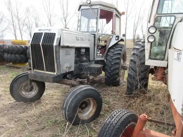 Gallery image 2 for Used 1975 White 2-105 Tractor
