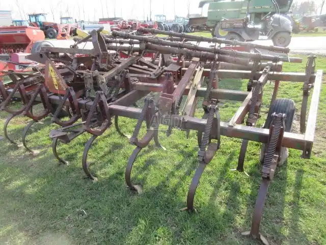 Gallery image 2 for Used White 285 Cultivator