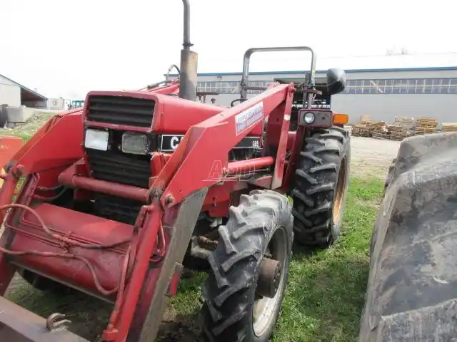 Gallery image 2 for Used Case IH 685 Tractor