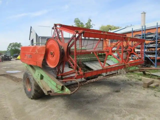 Gallery image 2 for Used Owatonna 270 Windrower