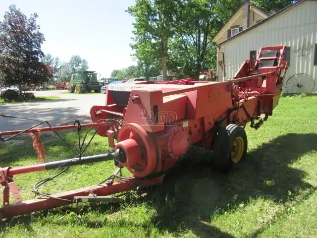 Gallery image 2 for Used Massey Ferguson 124 Square Baler - Small