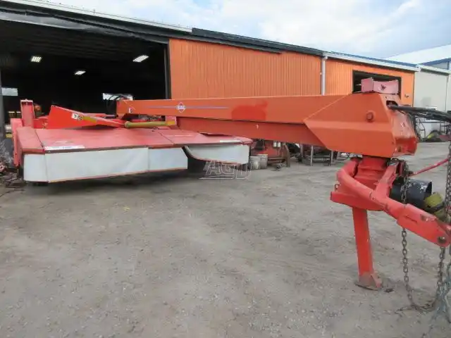 Gallery image 2 for Used Kuhn FC 4000 RG Disc Mower Conditioner