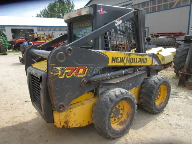 Gallery image 2 for 2008 New Holland L170 Skid Steer