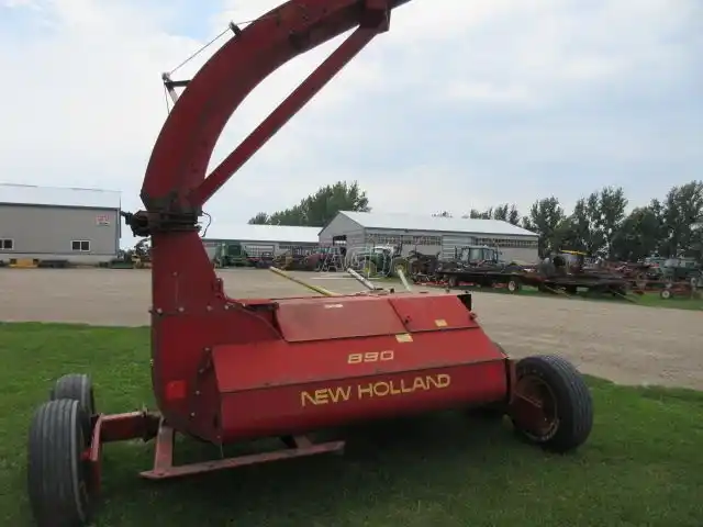 Gallery image 2 for New Holland 890 Forage Harvester