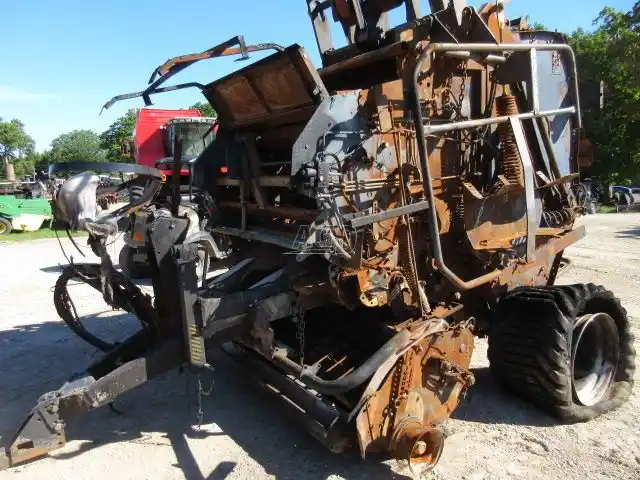 Gallery image 2 for Used 2017 Kverneland 6716 Round Baler