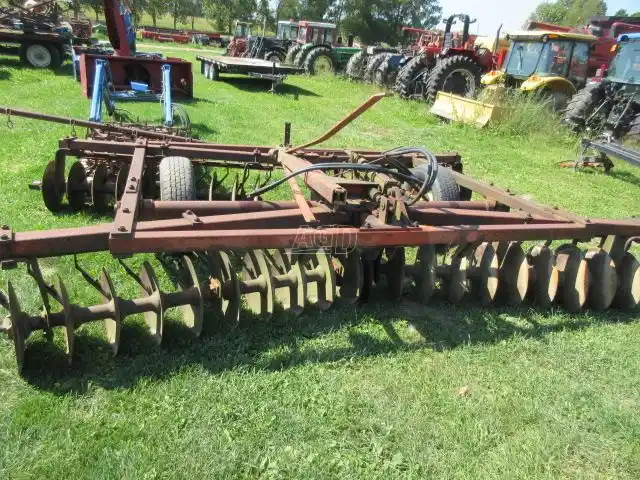 Gallery image 2 for Used Massey Ferguson 520 Disc