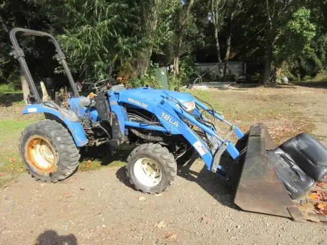 Gallery image 2 for Used New Holland TC24DA Tractor