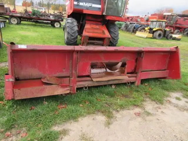 Gallery image 2 for Used International Harvester 844 Header - Row Crop