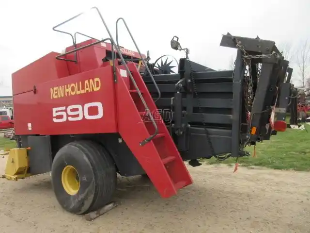 Gallery image 2 for Used New Holland 590 Square Baler - Large