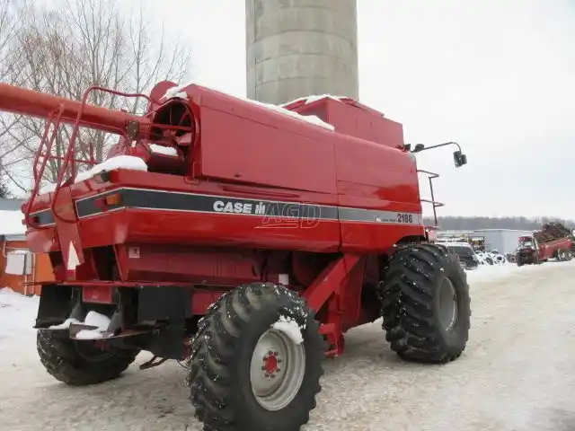 Gallery image 2 for Used 1997 Case IH 2188 Combine