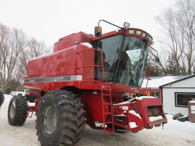 Gallery image 1 for Used 1997 Case IH 2188 Combine