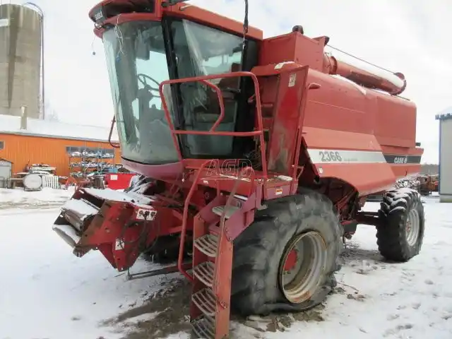 Gallery image 2 for Used 1998 Case IH 2366 Combine