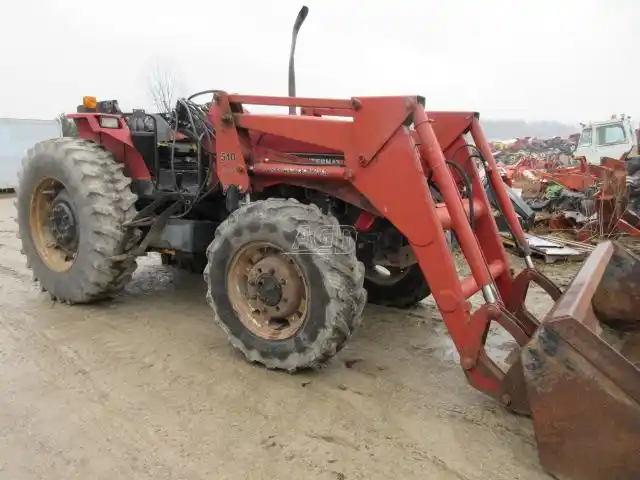 Gallery image 2 for Used 1990 Case IH 5130 Tractor