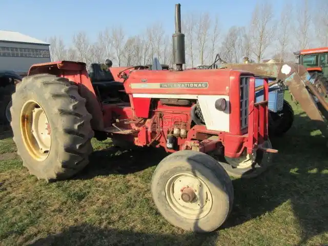 Gallery image 1 for Used 1974 International Harvester 574 Tractor